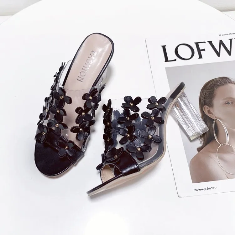Slotted flower PVC block heel shoes - Black