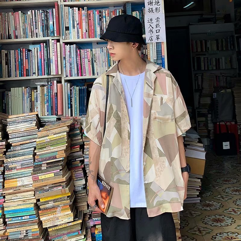 سترة قميص بأكمام قصيرة مطبوعة