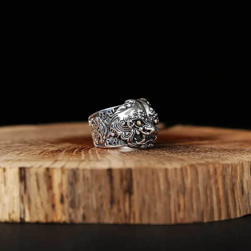 Vintage Thai silver brave ring