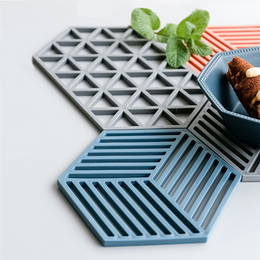 Hexagonal anti-scalding pot coaster