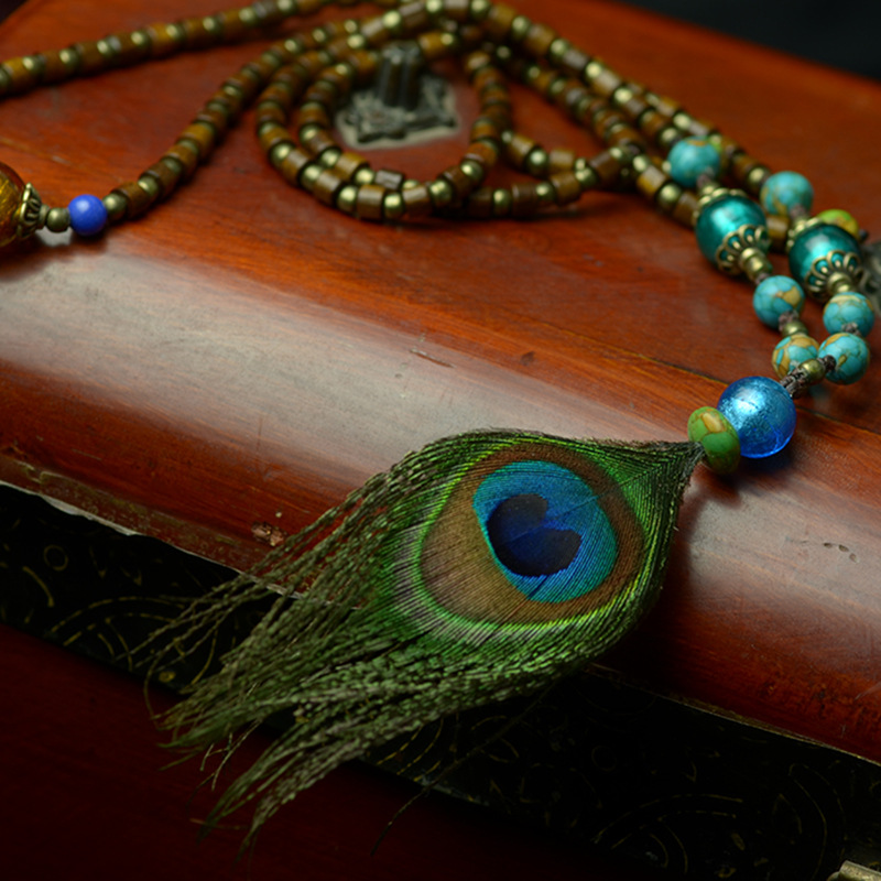 عقد متعدد الطبقات بتصميم أنماط يونان العرقية