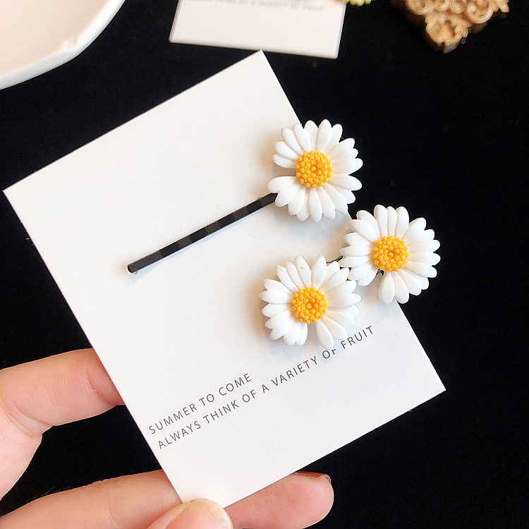Daisy flower clip White - Shop at LoveMi