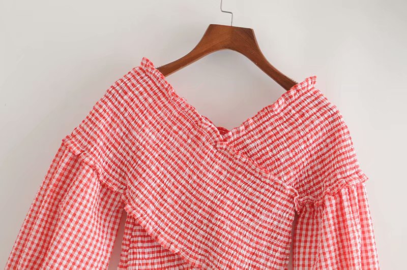 Lantern sleeve plaid shirt with wood ears
