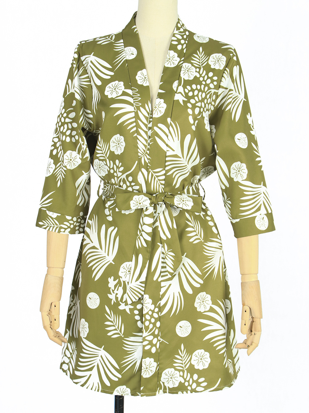 قسم رقيق بطبعة أوراق الغابة المطيرة