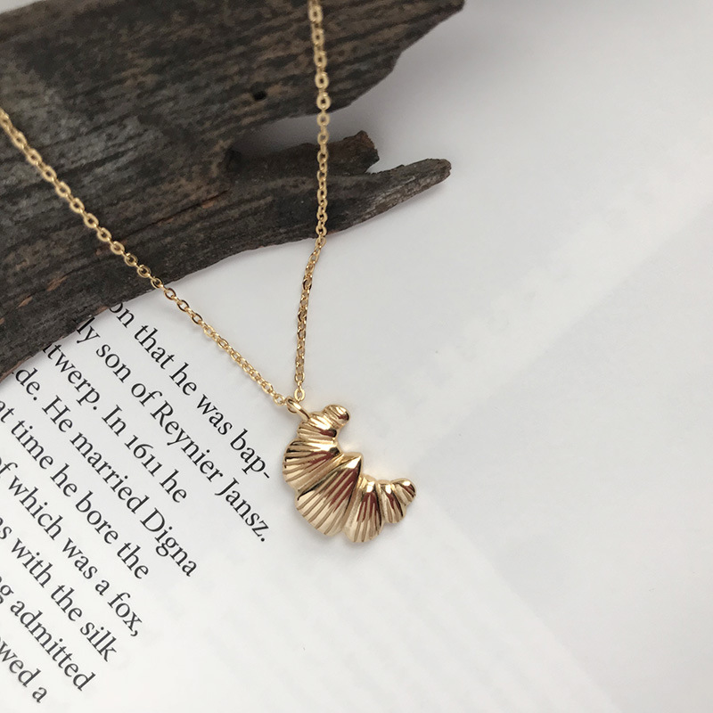 Narrow pleated crescent necklace