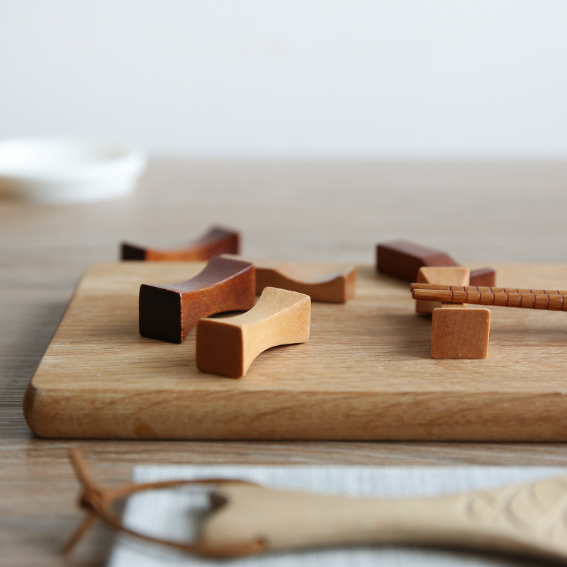 Japanese-style log chopstick rest