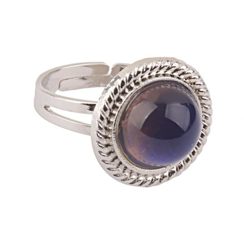Fashionable live ring