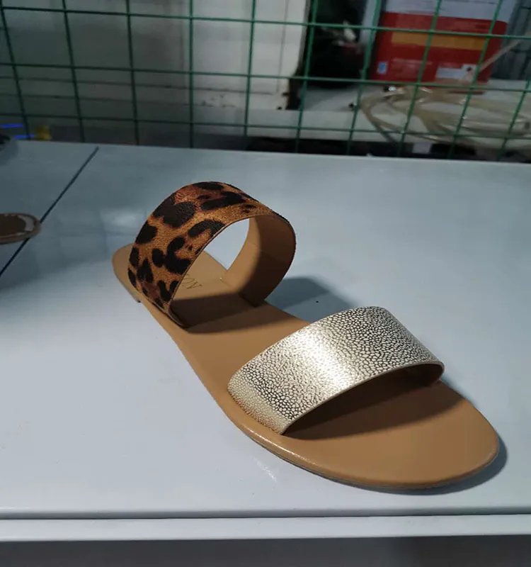 Slippers European and American plus size color sandals - Gold