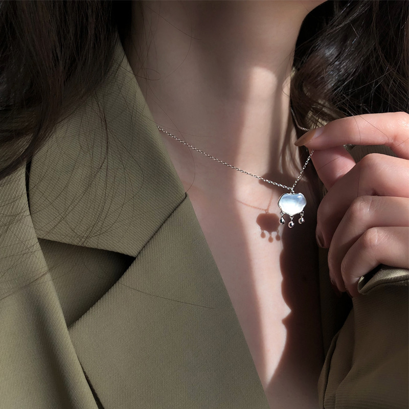 Small design female tassel clavicle chain