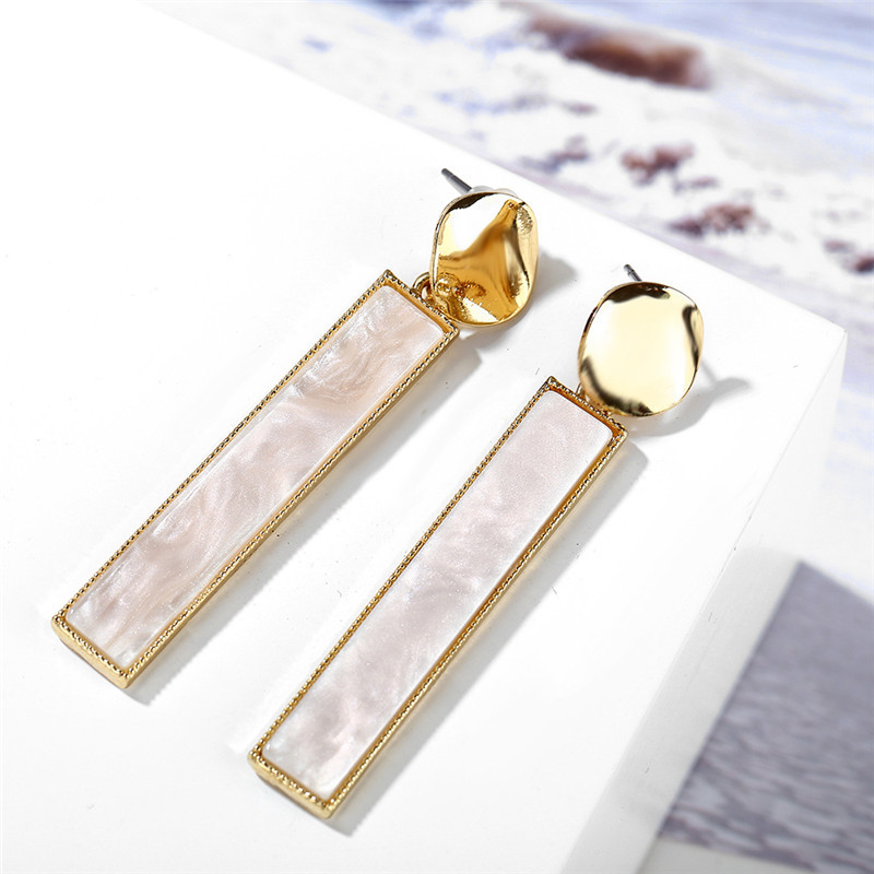 Retro simple resin shell pattern long earrings
