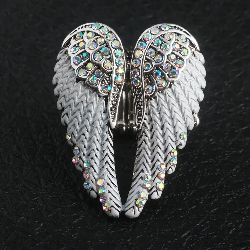 Three-dimensional angel wings ring