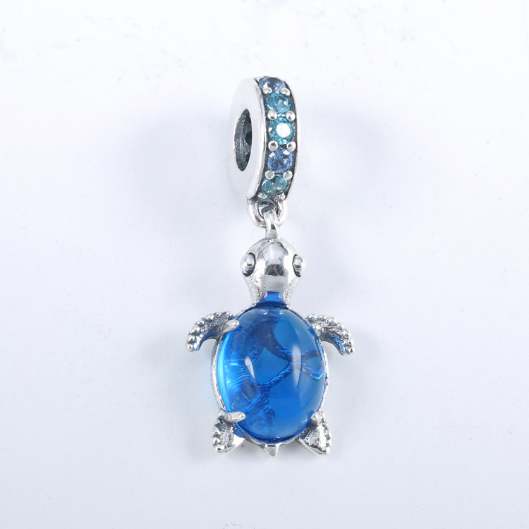 Murano glass turtle charm
