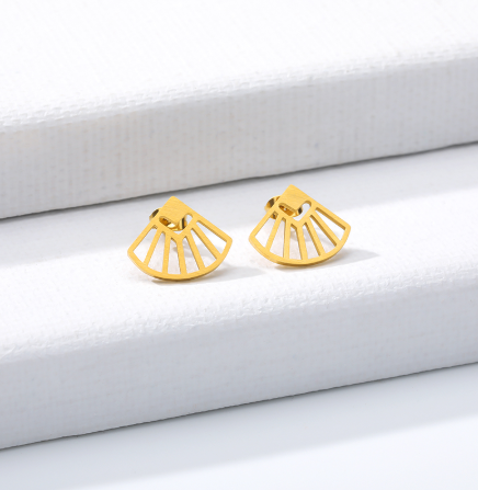 Metal fan earrings