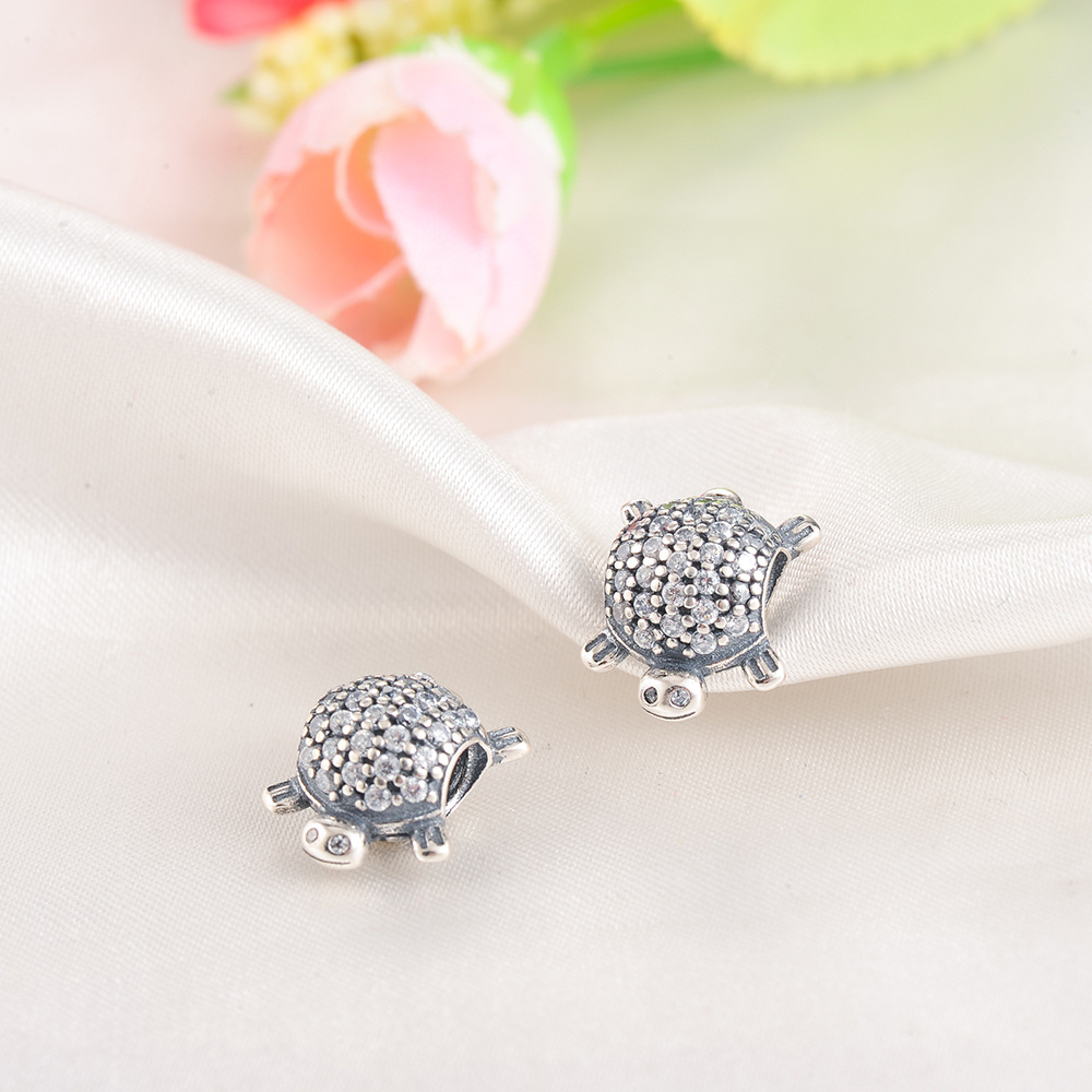 Mini turtle with diamond beaded