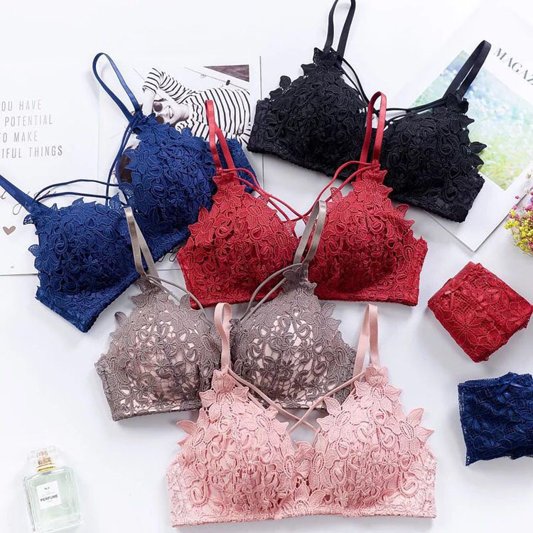 Title 1, Lace gathered bra designed for a flattering sil...