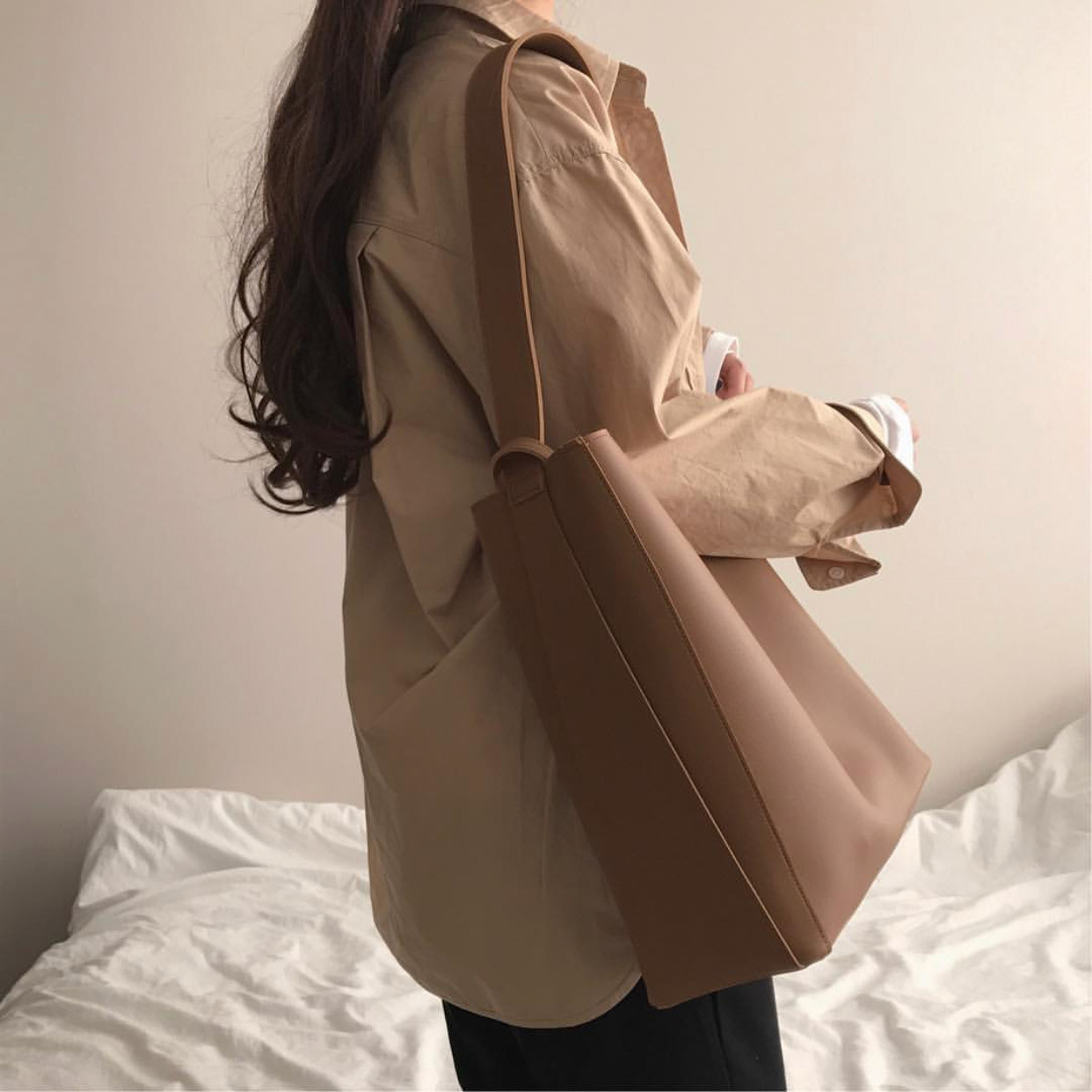 Simple one shoulder bucket bag