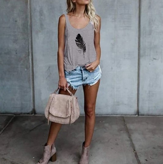 Feather print vest