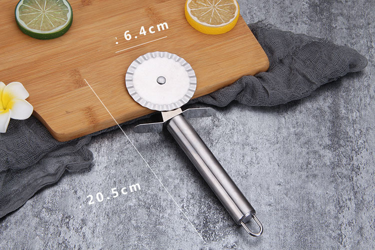 Stainless steel single wheel pizza cutter
