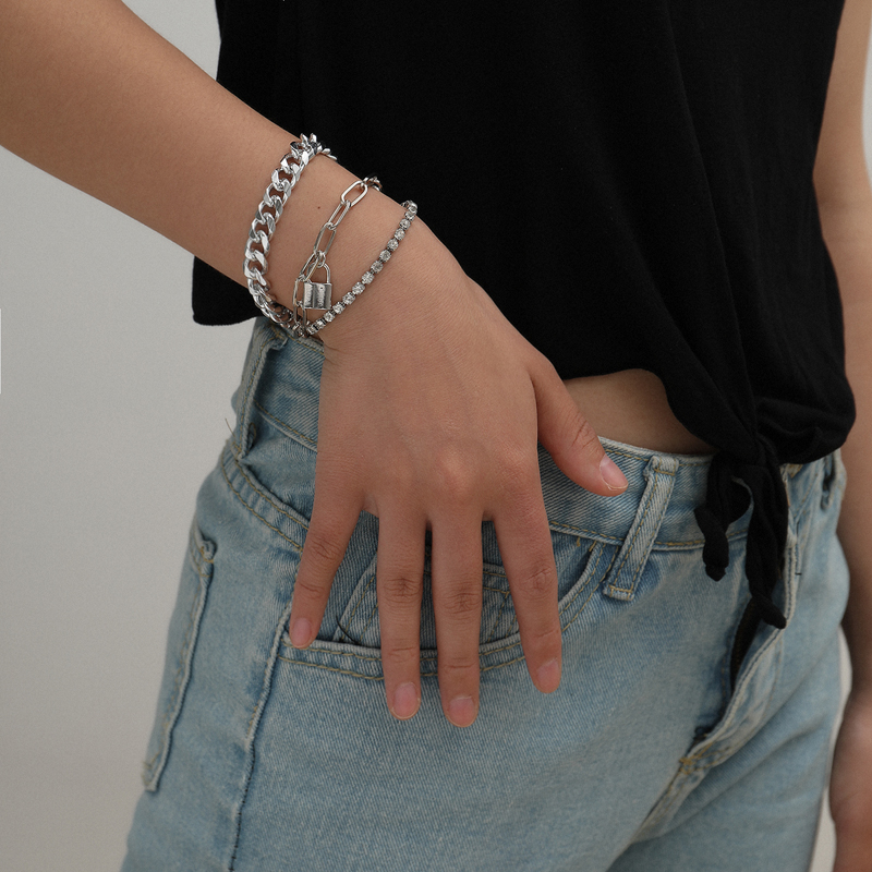 Set of 3 diamond-set bracelets with small lock