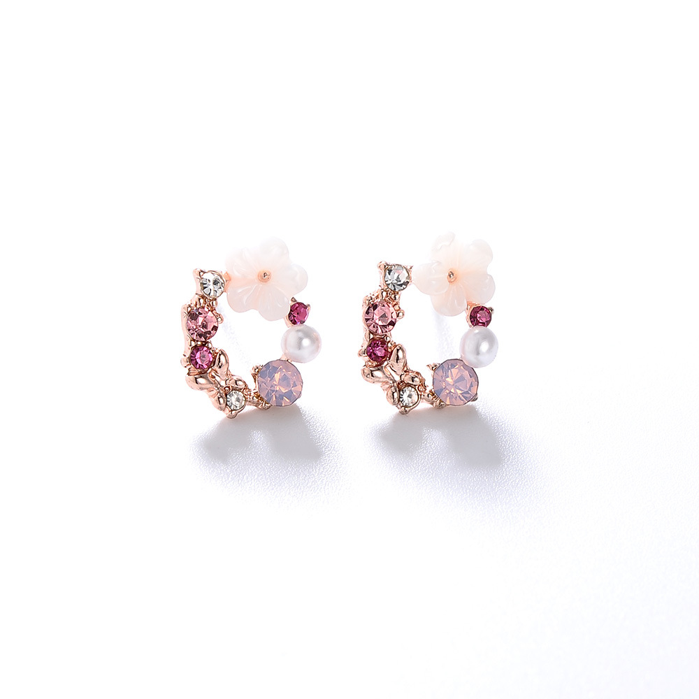 Fashion earrings with colored flowers