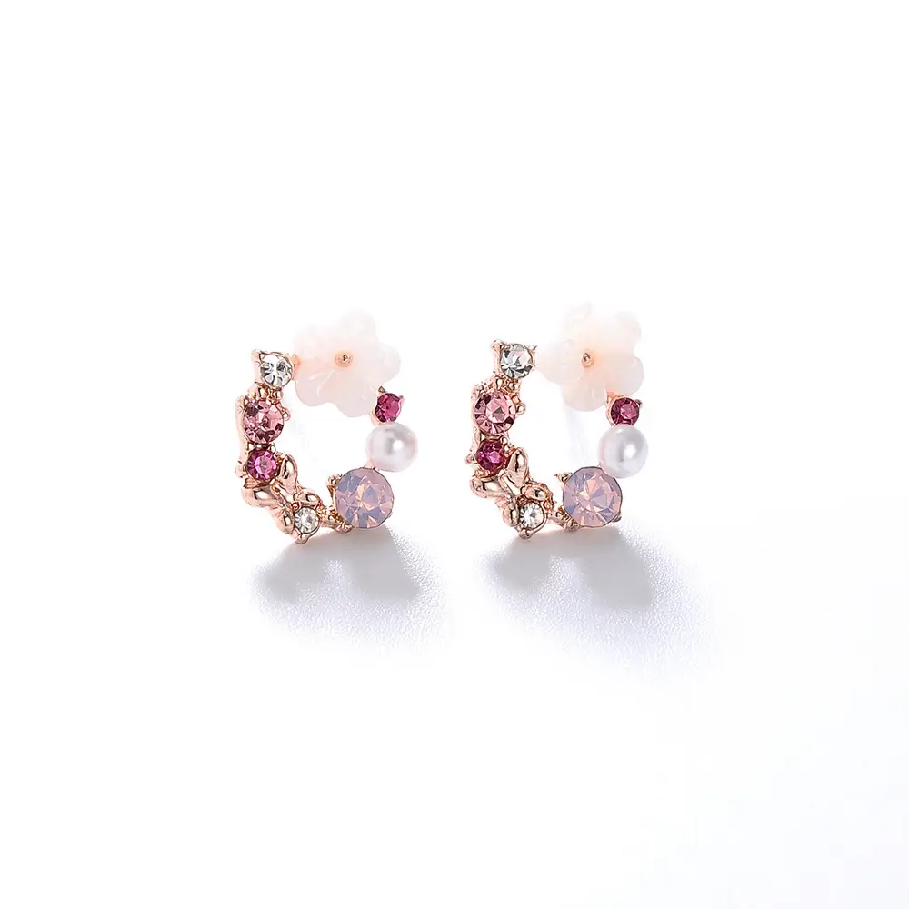 Fashion earrings with colored flowers