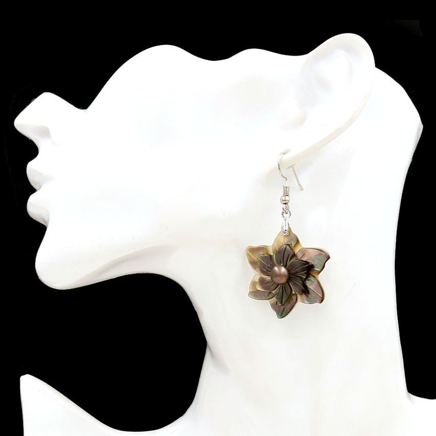 Natural black shell flower earrings