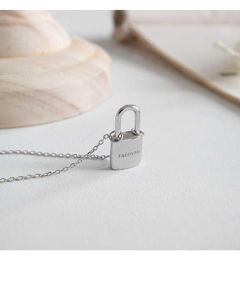 Love Lock Pendant Clavicle Necklace