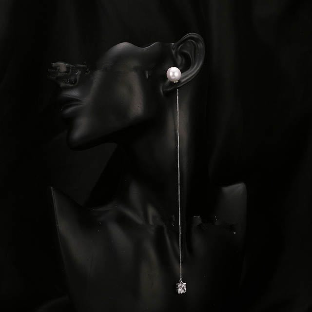 Pearl tassel earrings