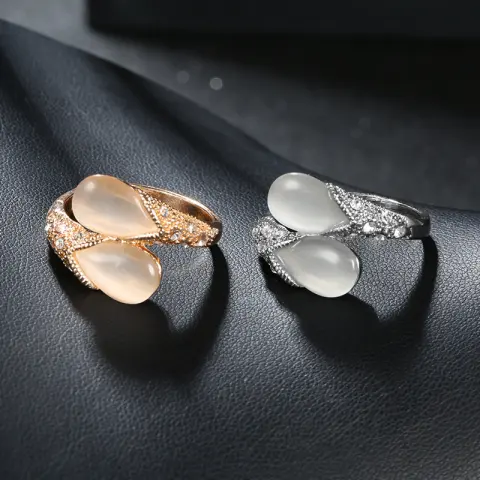 Drop-shaped White Gemstone Ring