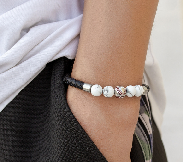 Stainless steel magnetic buckle bracelet