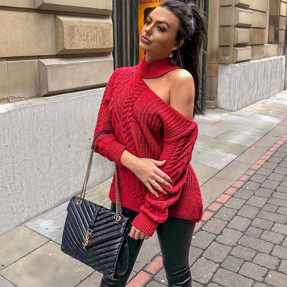 Off-the-shoulder irregular long-sleeved sweater