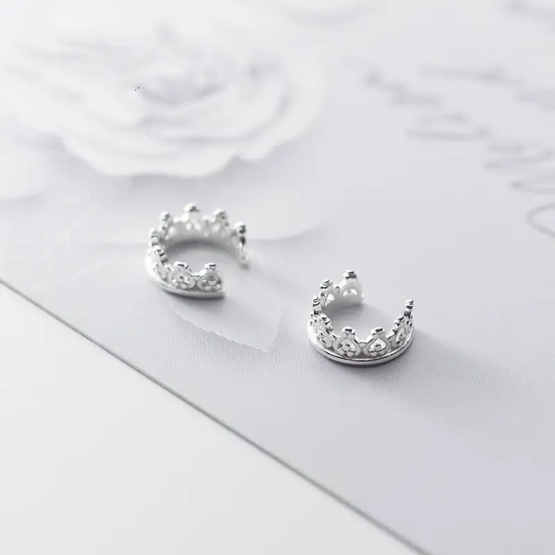 Hollow crown earrings