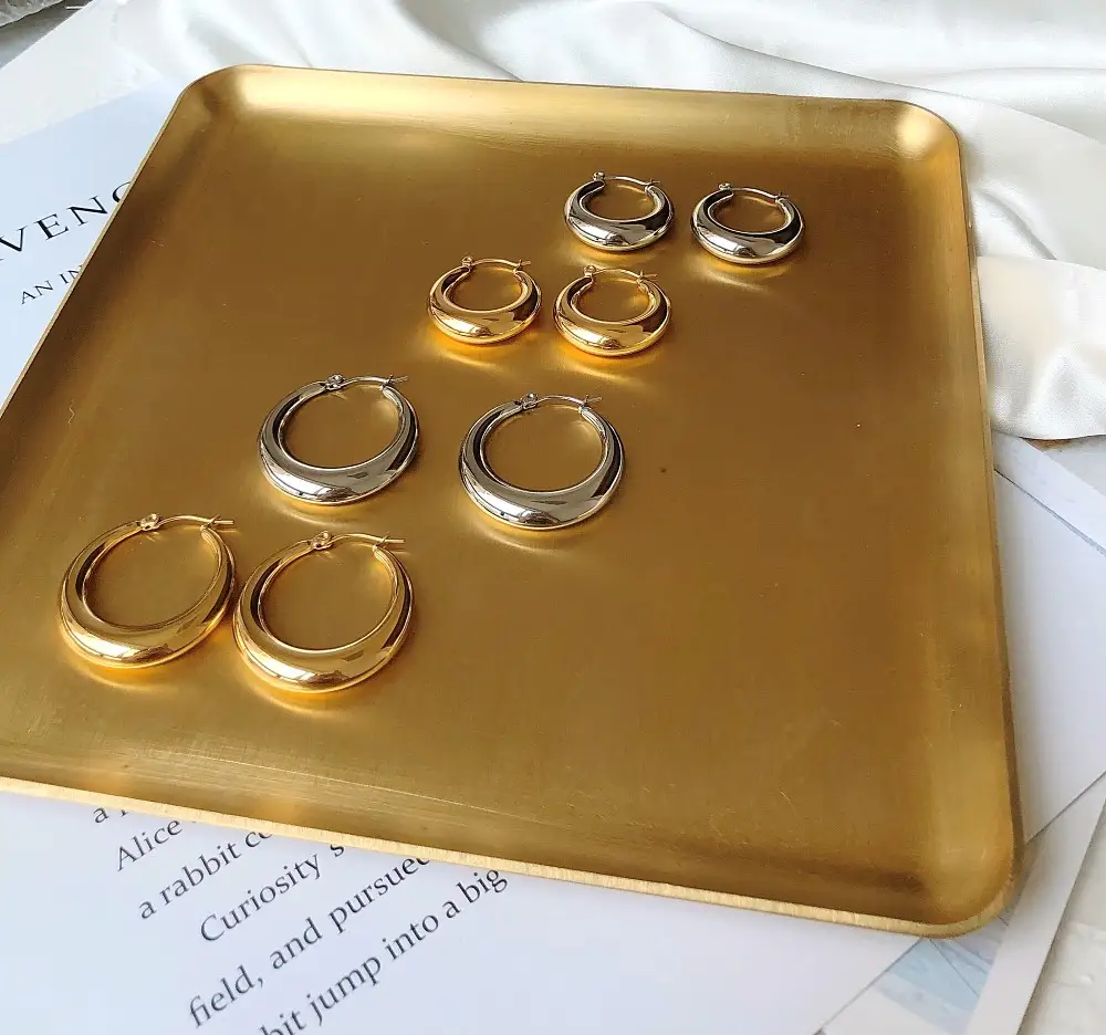 Light luxury niche minimalist earrings