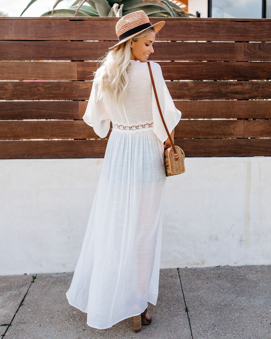 LIVIA - Super mooi en zeer elegant transparant jurk perfect voor het strand