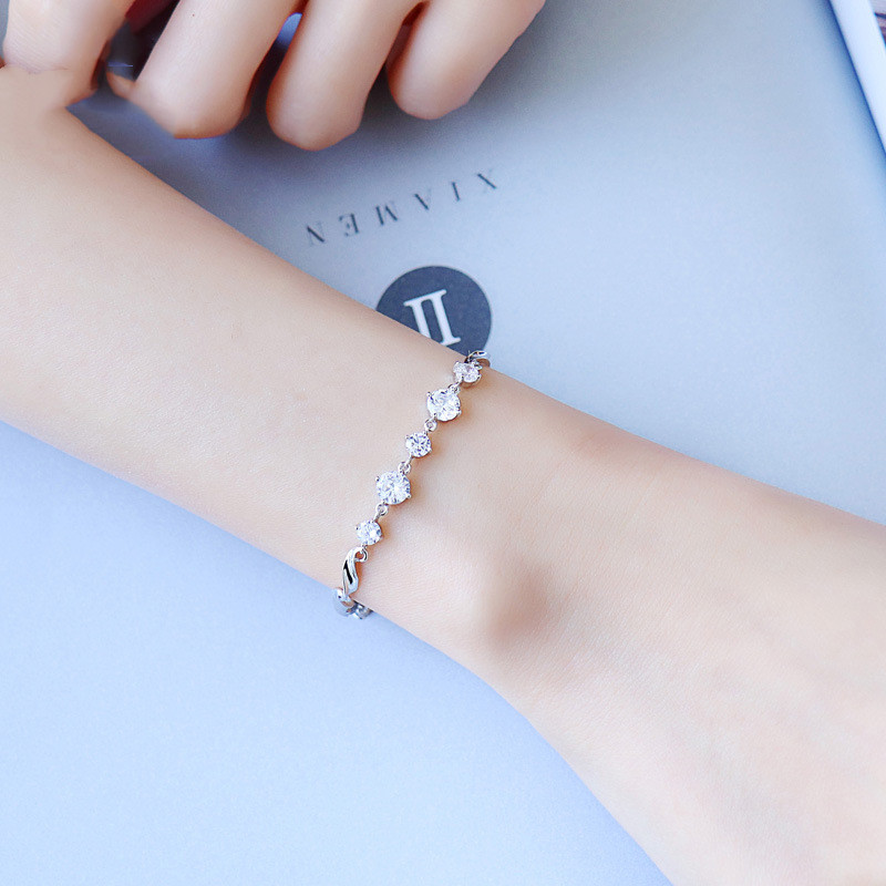 Graceful Five Diamond hand ornament