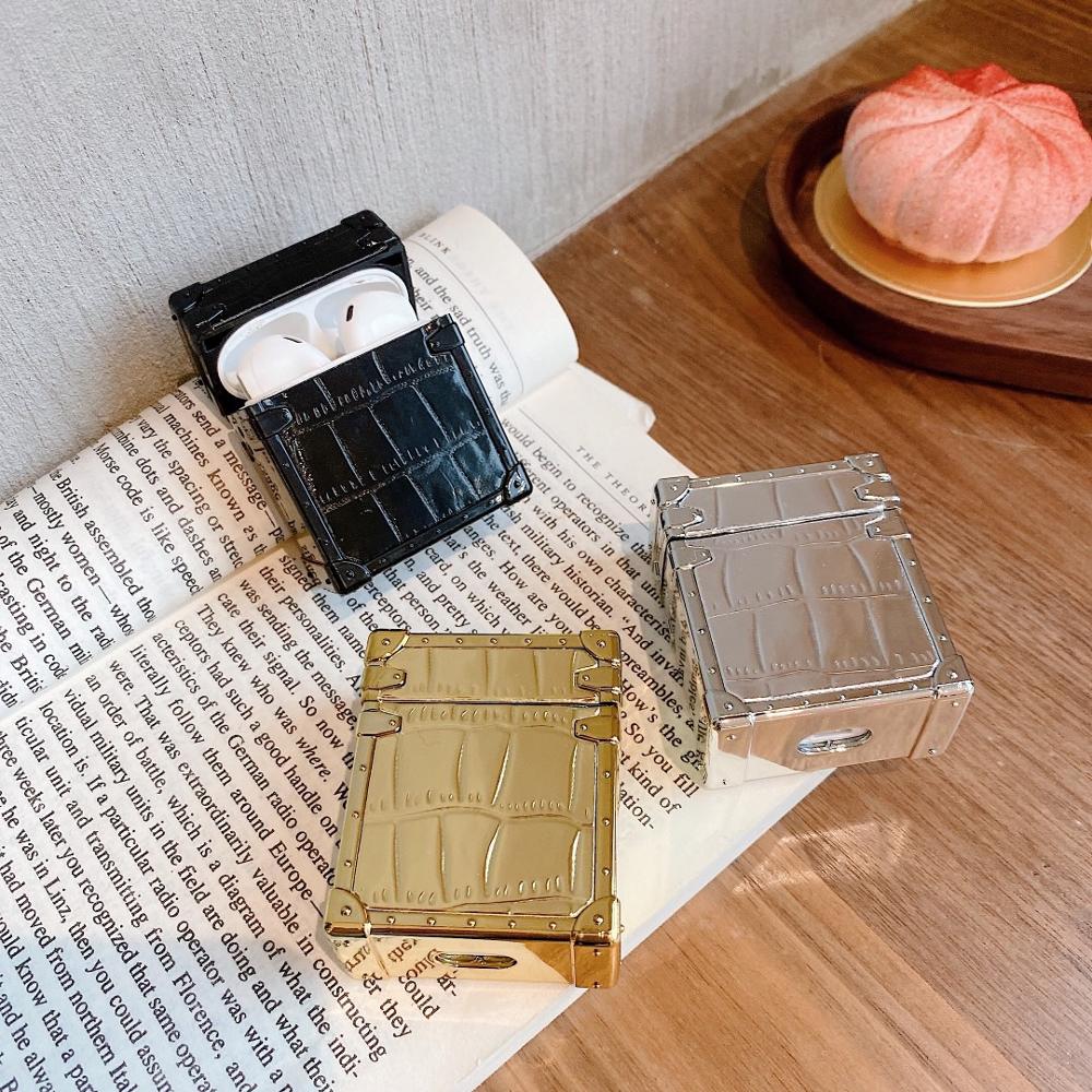 Compatible with Apple, Square electroplating fish pattern earphone shell