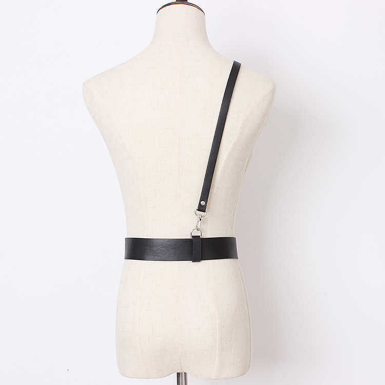 Concave shape black strap leather chain