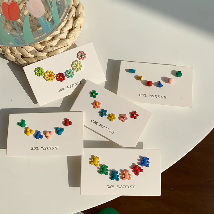 Wild color small daisy flower earrings