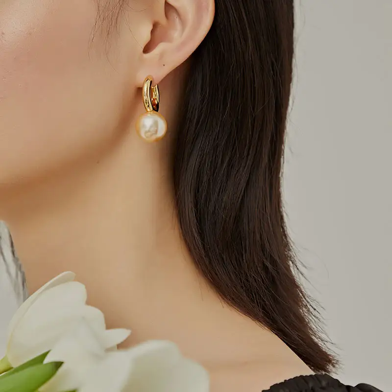 Simple fashion pearl ear stud earrings