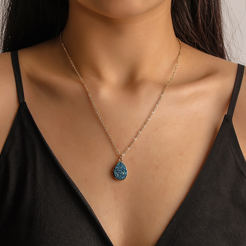 Simple water drop pendant