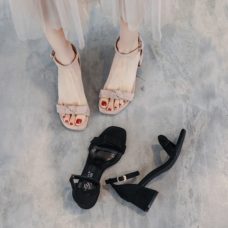 Women's sweet shoes with suede bow