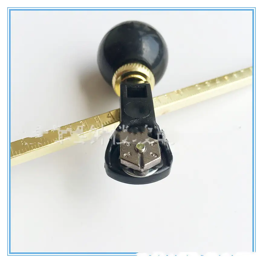 Round the soft glass with six wheel compasses