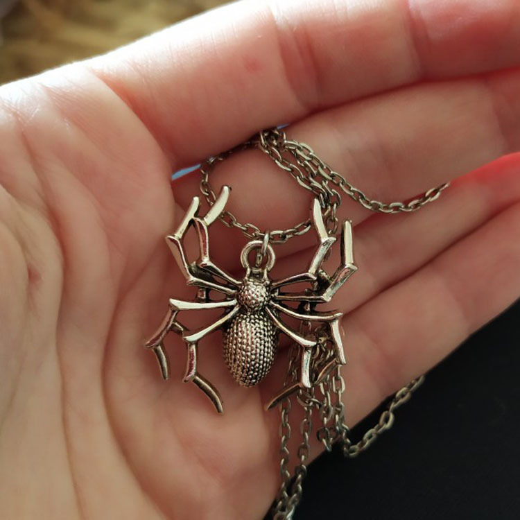 Vintage spider necklace pendant