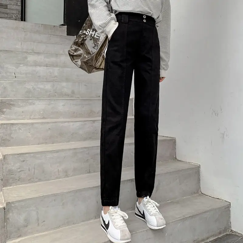 Loose-fitting overalls
