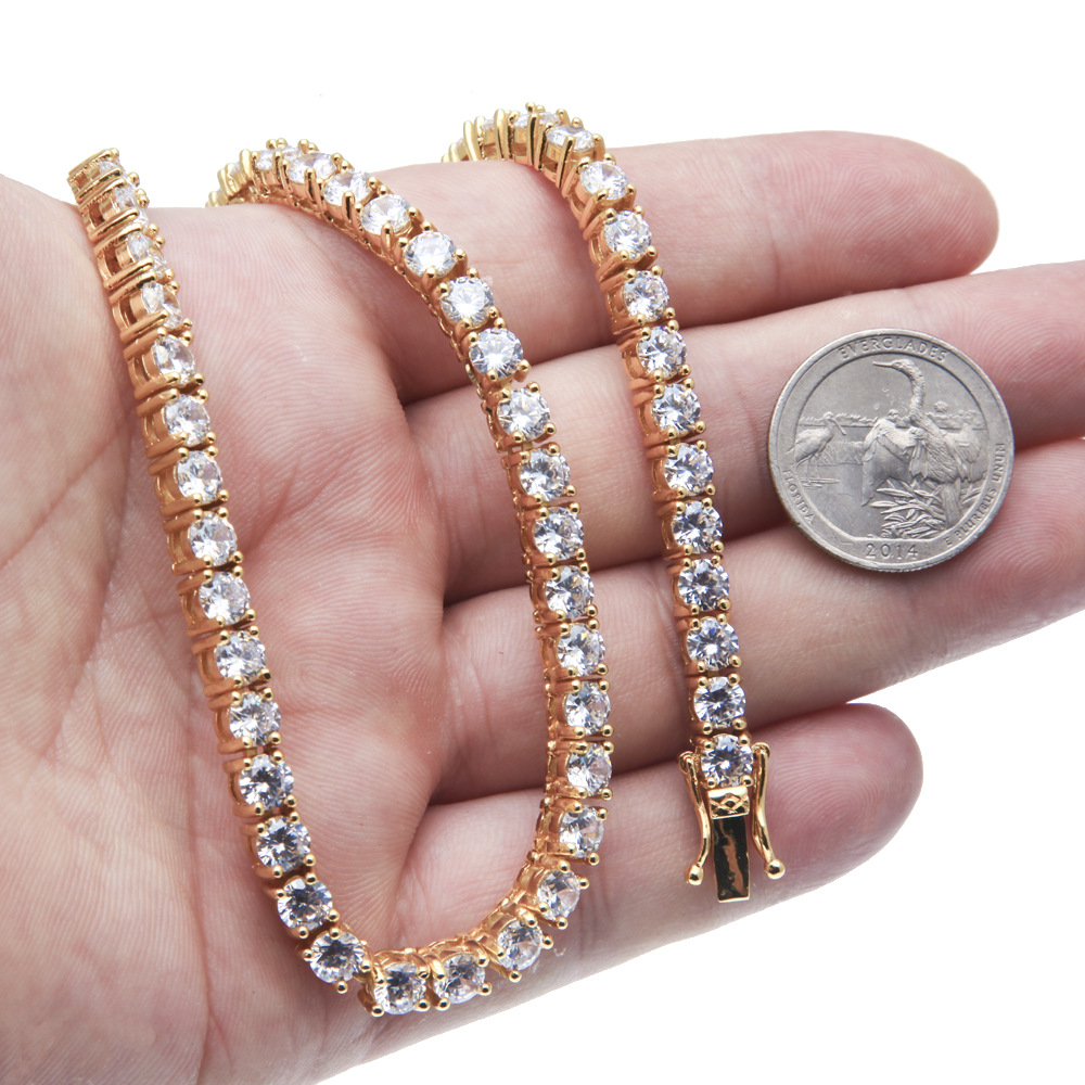 قلادة هيب هوب من النحاس المزخرف بالزركون