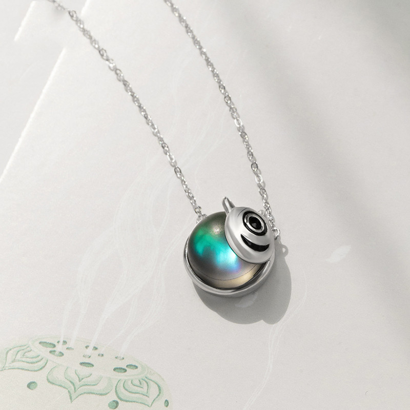 Crystal clavicle chain