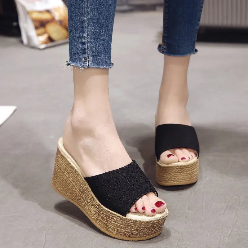 Sponge cake waterproof flat slippers - Black
