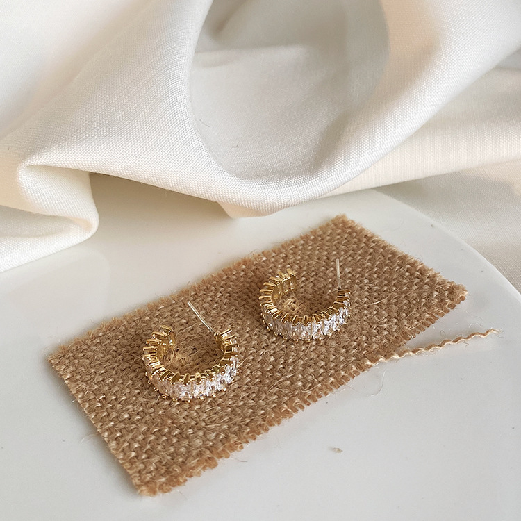 Simple micro-inlaid zircon earrings