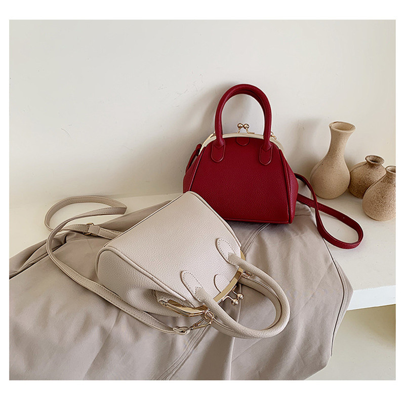 One shoulder messenger niche shell bag