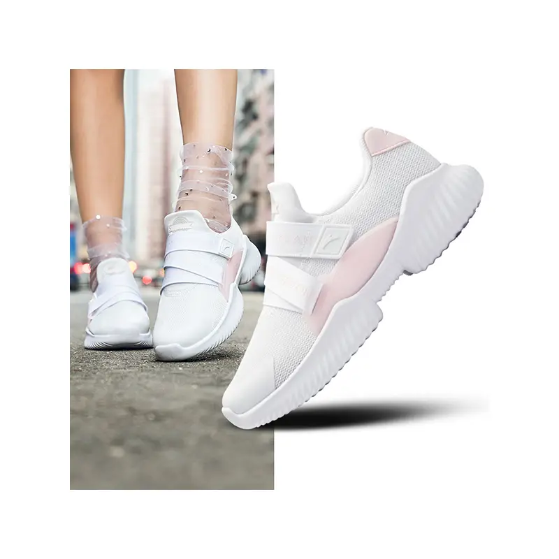 Women's low-top dance shoes
